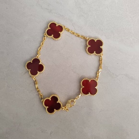 Four-Leaf Clover Red Bracelet - Picture 1 of 4